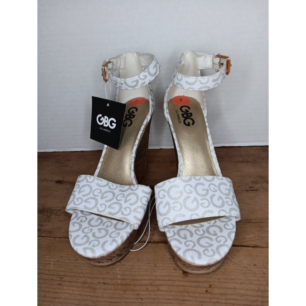 GBG Guess Los Angeles Tesin Wedge Heel Sandal Womens 7 Logo High 4.5" NEW - Picture 2 of 8